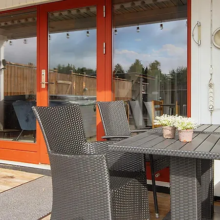 5 Person Holiday In