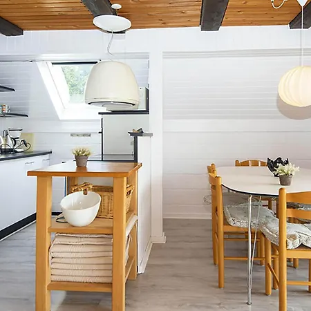 5 Person Holiday In